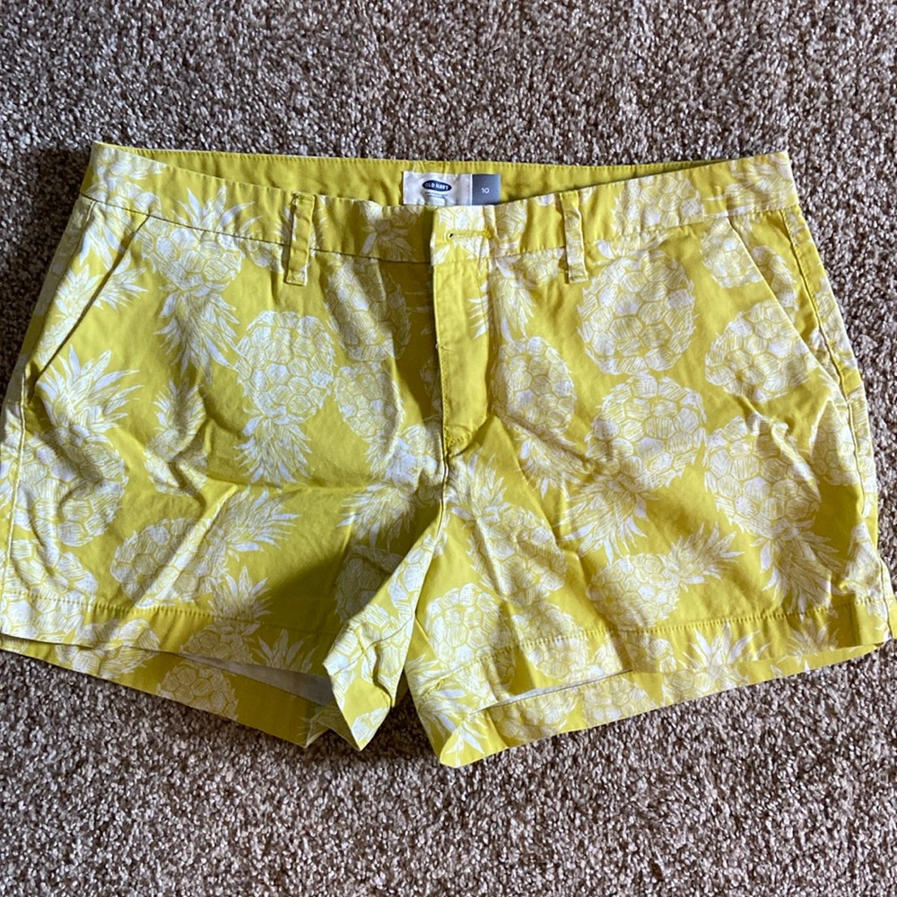 Women’s Pineapple Print Shorts